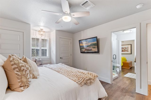 104 Raindrop LN, Kingsland, TX 78639