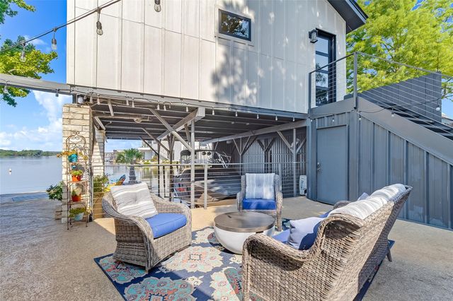 104 Raindrop LN, Kingsland, TX 78639