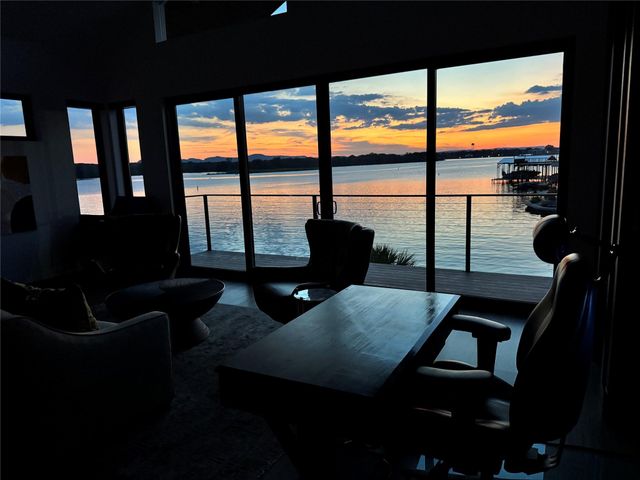 104 Raindrop LN, Kingsland, TX 78639