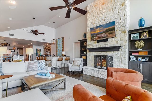 104 Raindrop LN, Kingsland, TX 78639