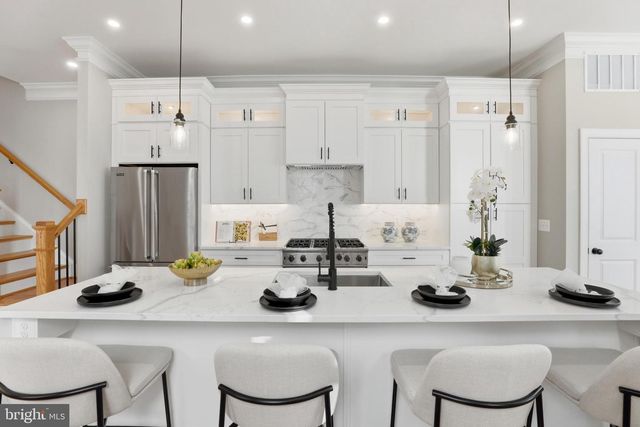 910 WESTMINSTER ST NW, Washington, DC 20001