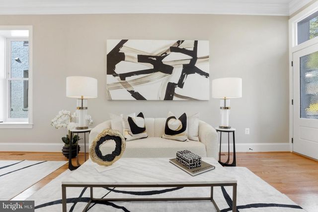 910 WESTMINSTER ST NW, Washington, DC 20001