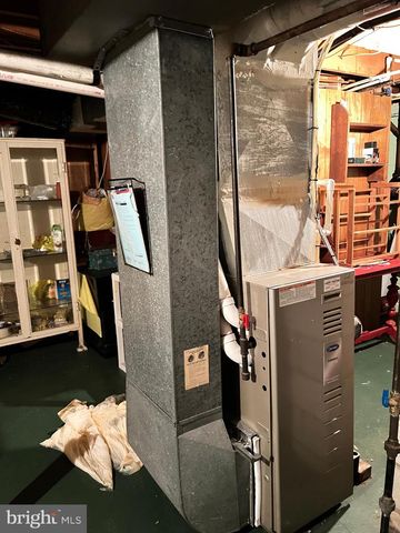 1601 MCCALL AVE, Mays Landing, NJ 08330