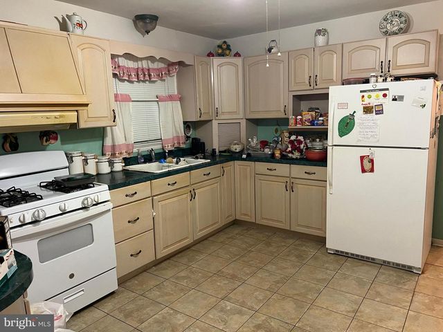 1601 MCCALL AVE, Mays Landing, NJ 08330