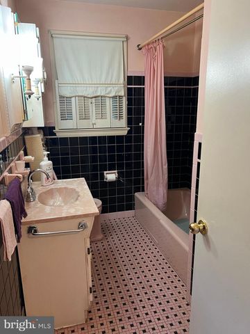 1601 MCCALL AVE, Mays Landing, NJ 08330