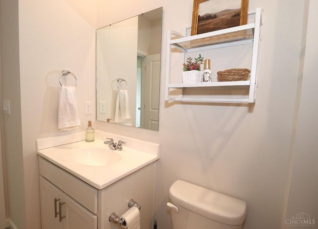 1802 Oak Cove, Goshen Twp, OH 45150