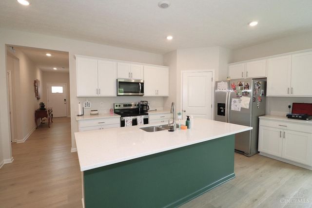 1802 Oak Cove, Goshen Twp, OH 45150