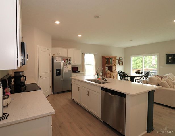 1802 Oak Cove, Goshen Twp, OH 45150