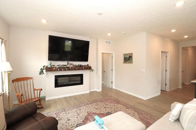 1802 Oak Cove, Goshen Twp, OH 45150