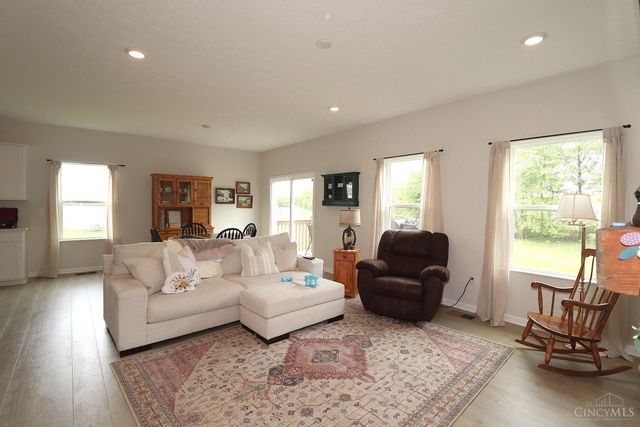 1802 Oak Cove, Goshen Twp, OH 45150