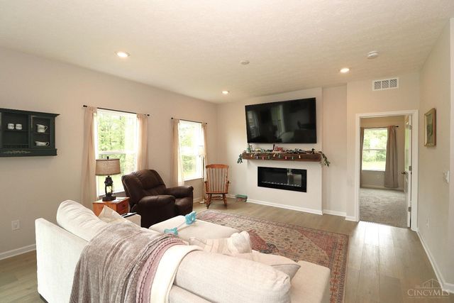 1802 Oak Cove, Goshen Twp, OH 45150