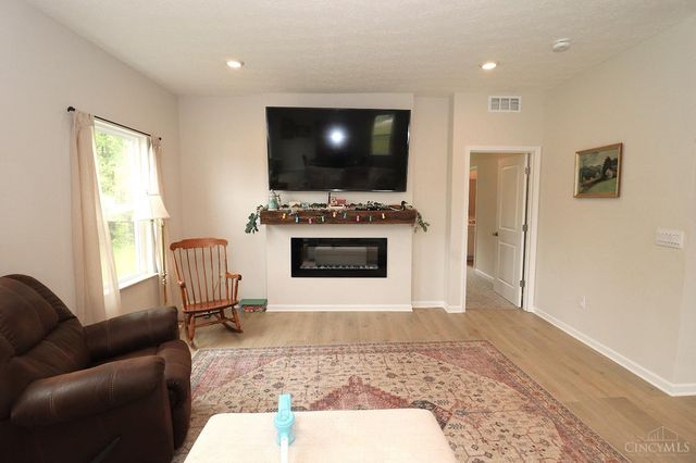 1802 Oak Cove, Goshen Twp, OH 45150