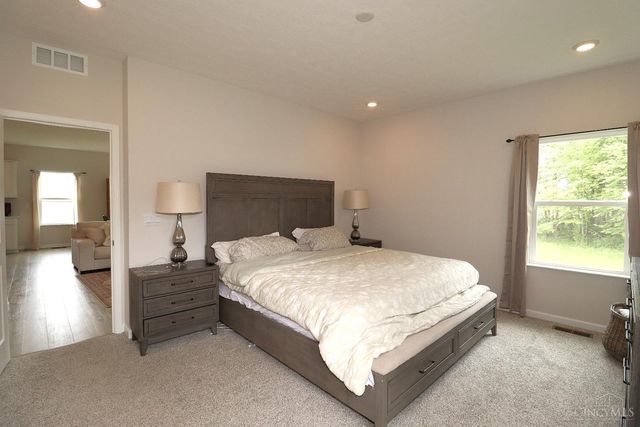 1802 Oak Cove, Goshen Twp, OH 45150