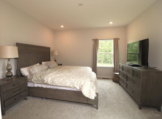 1802 Oak Cove, Goshen Twp, OH 45150