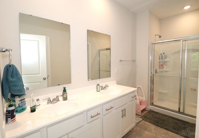 1802 Oak Cove, Goshen Twp, OH 45150