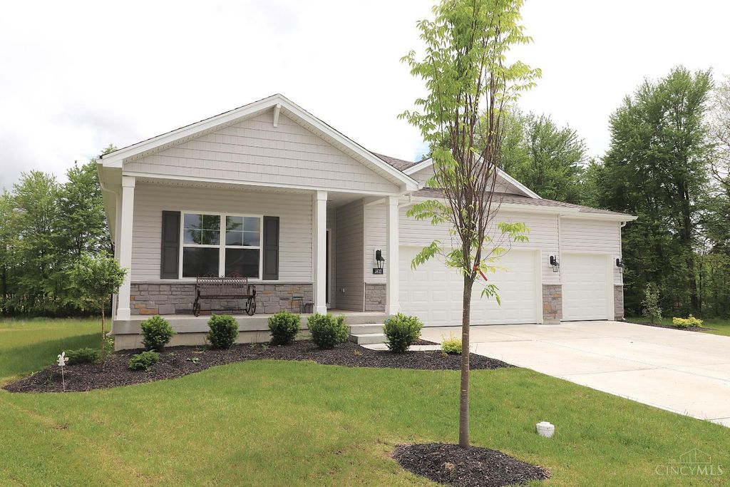 1802 Oak Cove, Goshen Twp, OH 45150