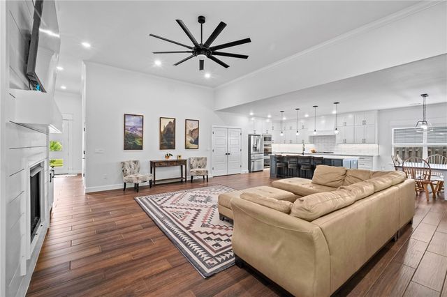 1440 Westridge Lane, Centerton, AR 72719