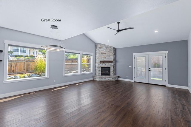 201 SE Sand Cyn Lane, Grants Pass, OR 97527