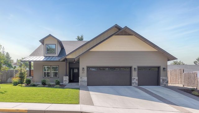 201 SE Sand Cyn Lane, Grants Pass, OR 97527