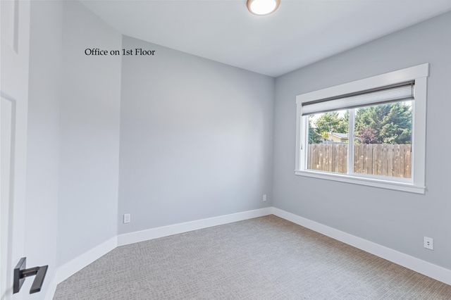 201 SE Sand Cyn Lane, Grants Pass, OR 97527