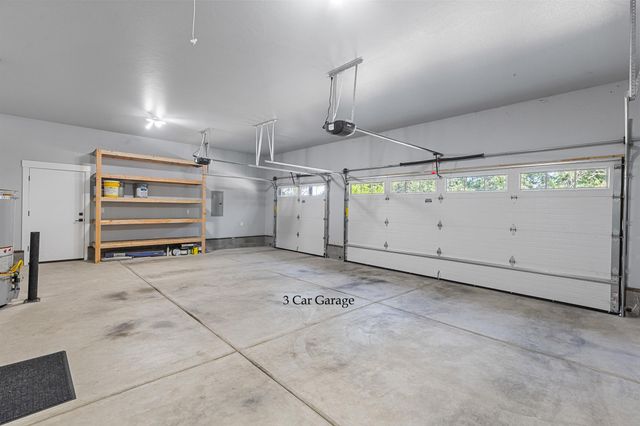 201 SE Sand Cyn Lane, Grants Pass, OR 97527