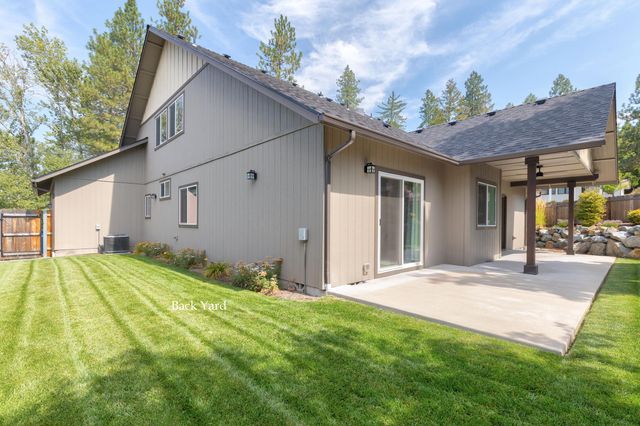 201 SE Sand Cyn Lane, Grants Pass, OR 97527