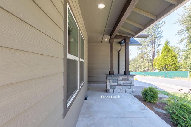 201 SE Sand Cyn Lane, Grants Pass, OR 97527