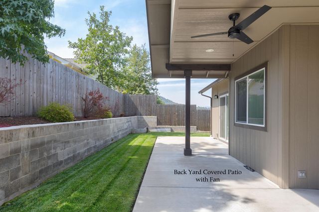 201 SE Sand Cyn Lane, Grants Pass, OR 97527