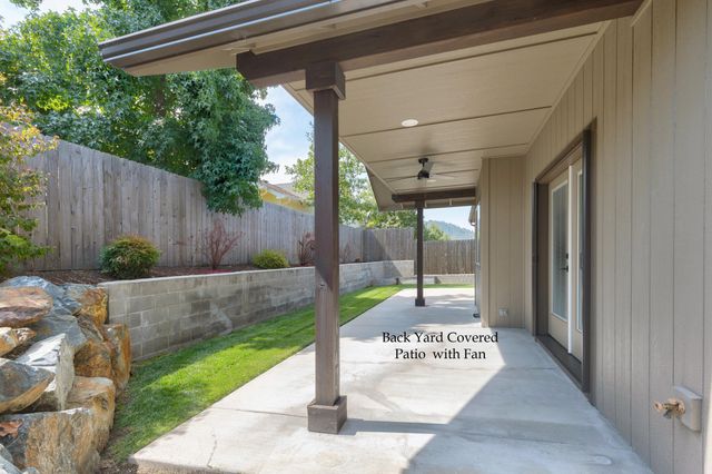 201 SE Sand Cyn Lane, Grants Pass, OR 97527