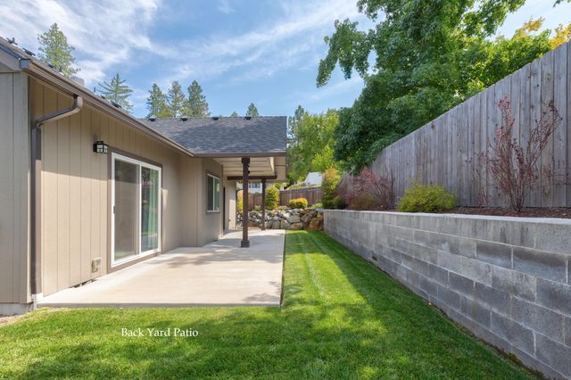 201 SE Sand Cyn Lane, Grants Pass, OR 97527