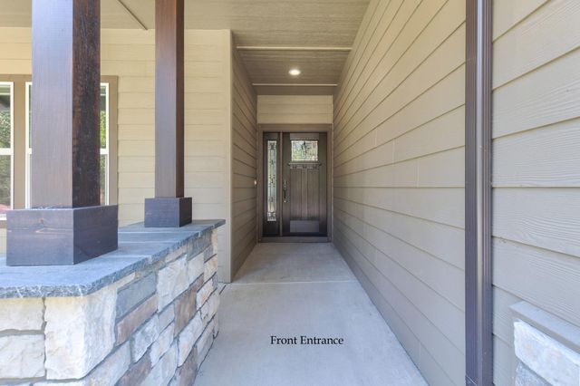 201 SE Sand Cyn Lane, Grants Pass, OR 97527