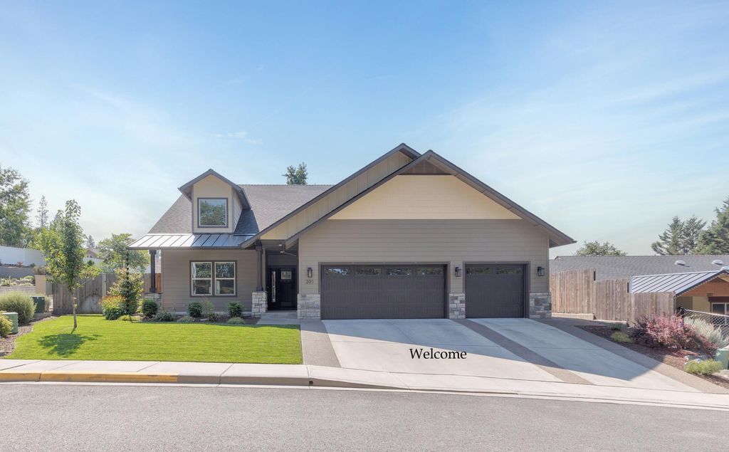 201 SE Sand Cyn Lane, Grants Pass, OR 97527