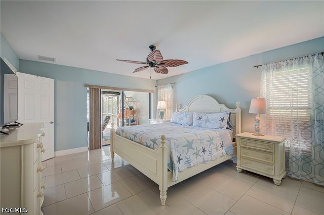 716 SW 32nd CT, Cape Coral, FL 33991