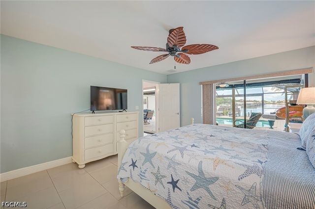 716 SW 32nd CT, Cape Coral, FL 33991