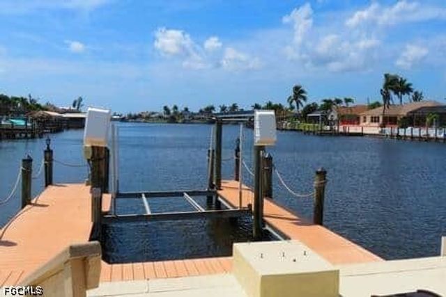 716 SW 32nd CT, Cape Coral, FL 33991