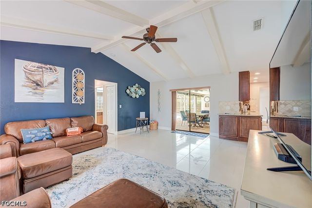 716 SW 32nd CT, Cape Coral, FL 33991