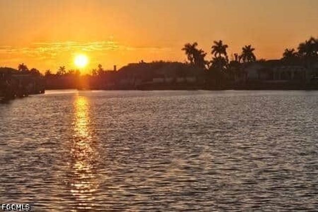 716 SW 32nd CT, Cape Coral, FL 33991