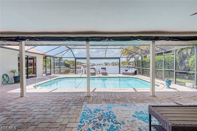 716 SW 32nd CT, Cape Coral, FL 33991