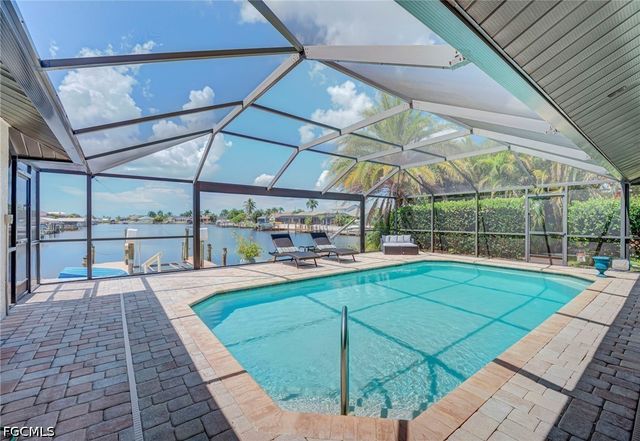 716 SW 32nd CT, Cape Coral, FL 33991