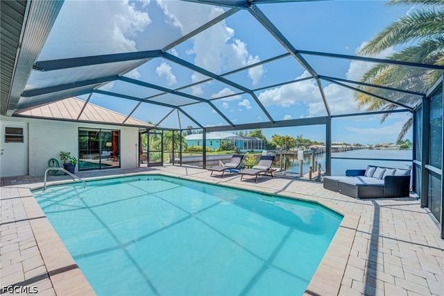 716 SW 32nd CT, Cape Coral, FL 33991