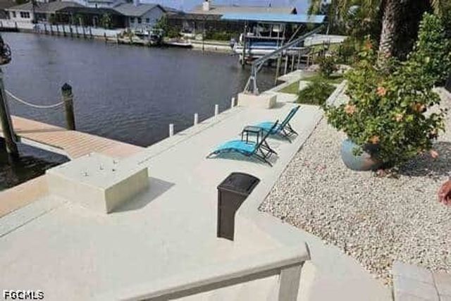 716 SW 32nd CT, Cape Coral, FL 33991