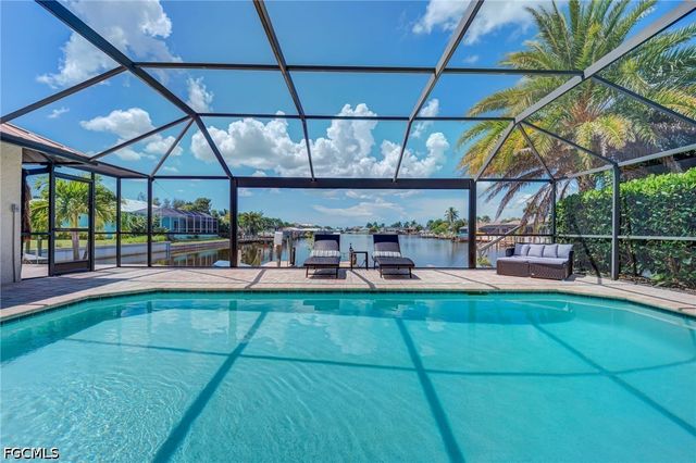 716 SW 32nd CT, Cape Coral, FL 33991