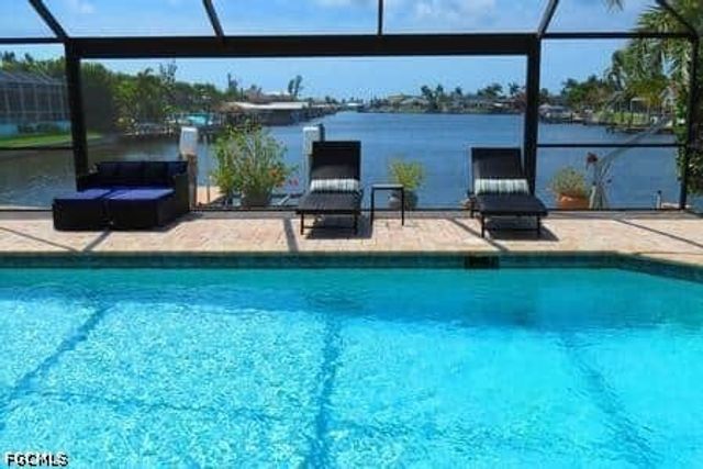 716 SW 32nd CT, Cape Coral, FL 33991