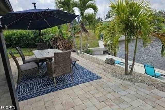 716 SW 32nd CT, Cape Coral, FL 33991