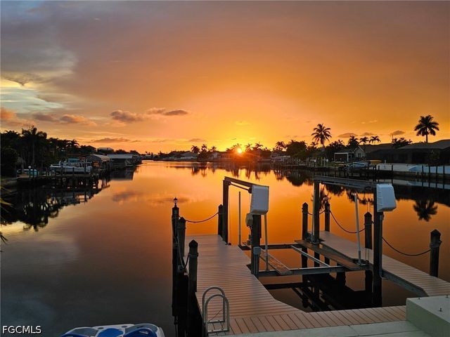 716 SW 32nd CT, Cape Coral, FL 33991
