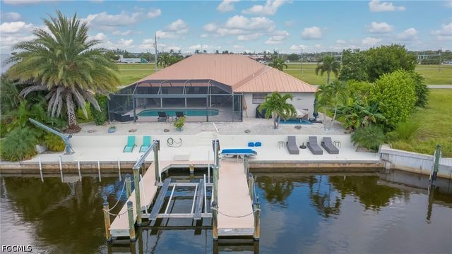 716 SW 32nd CT, Cape Coral, FL 33991