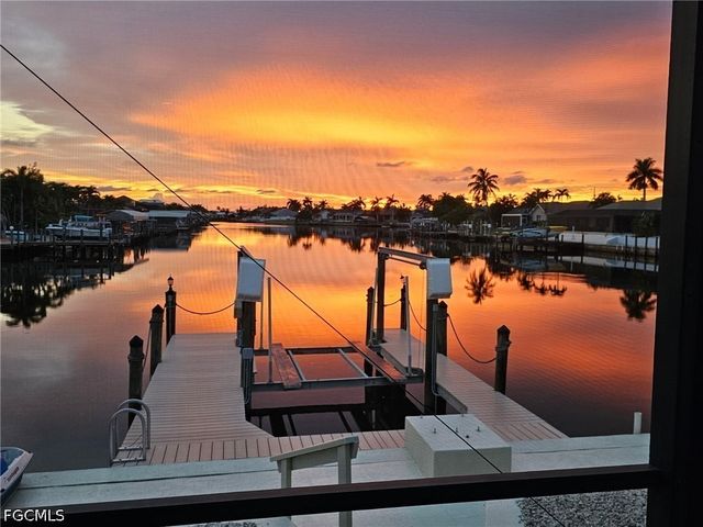 716 SW 32nd CT, Cape Coral, FL 33991