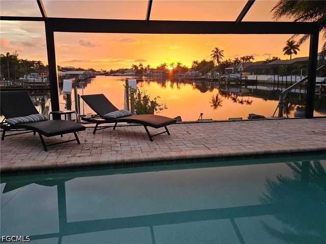 716 SW 32nd CT, Cape Coral, FL 33991