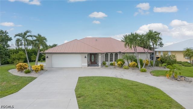 716 SW 32nd CT, Cape Coral, FL 33991