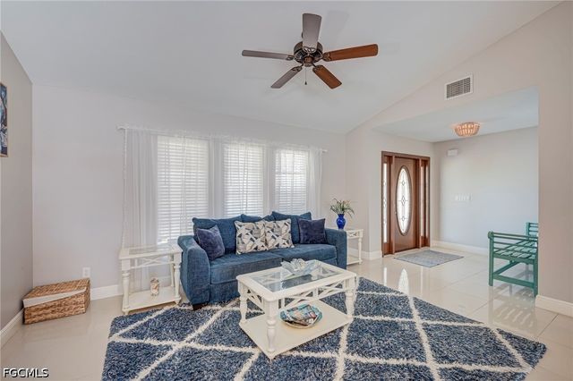 716 SW 32nd CT, Cape Coral, FL 33991